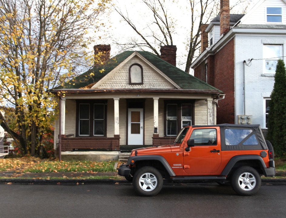 314 Gaston Ave in Fairmont, WV - Foto de edificio