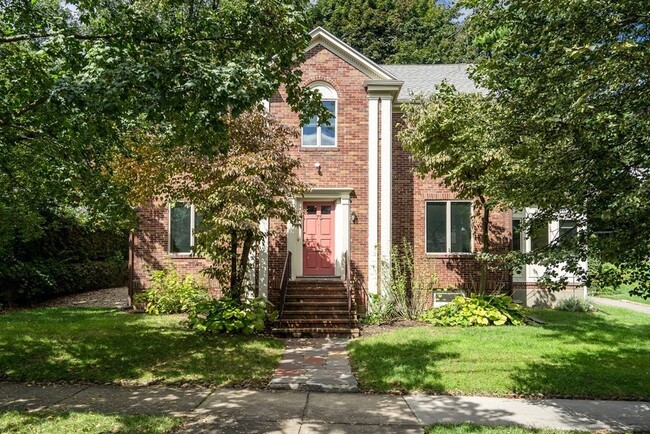 75 Somerset Rd, Unit 1