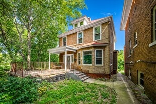 502 W High St in Peoria, IL - Building Photo