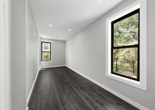 214 Bradhurst Ave. in New York, NY - Building Photo - Building Photo