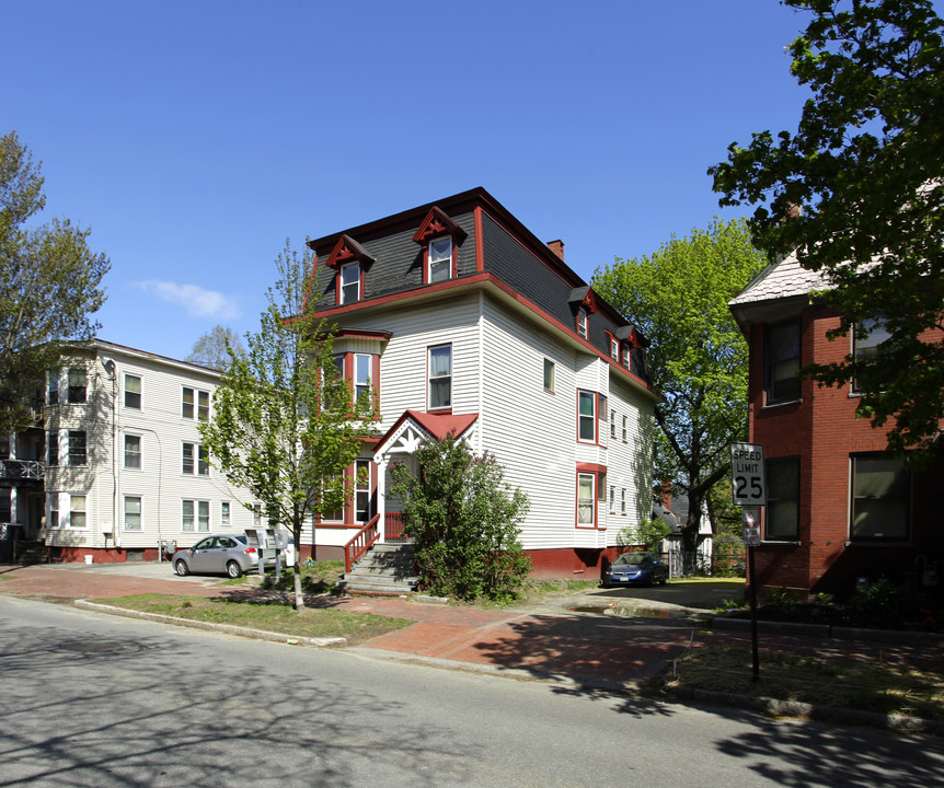 493 Cumberland Ave in Portland, ME - Building Photo