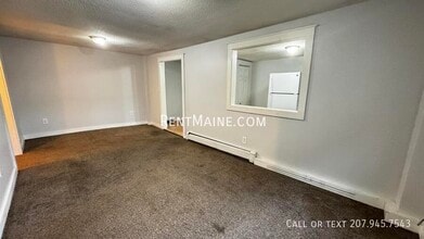 206 Maine Ave in Farmingdale, ME - Building Photo - Building Photo
