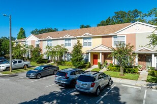 Hillhurst Crossing in Wesley Chapel, FL - Building Photo