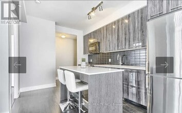 9471 Yonge St in Richmond Hill, ON - Building Photo - Building Photo