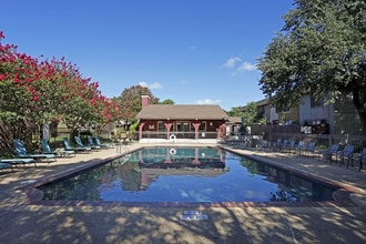 Park At Crestview in Austin, TX - Foto de edificio - Other
