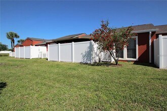 215 Dorchester Square in Lake Mary, FL - Building Photo - Building Photo