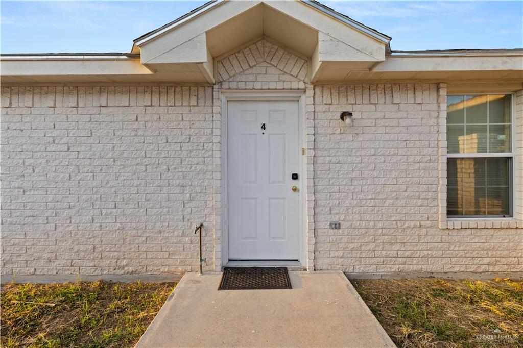 1022 French Ave in Edinburg, TX - Building Photo