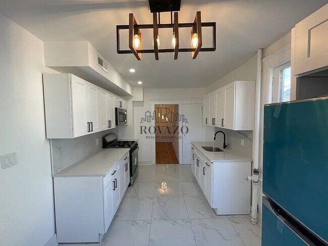 property at 1419 Hiawatha Ave