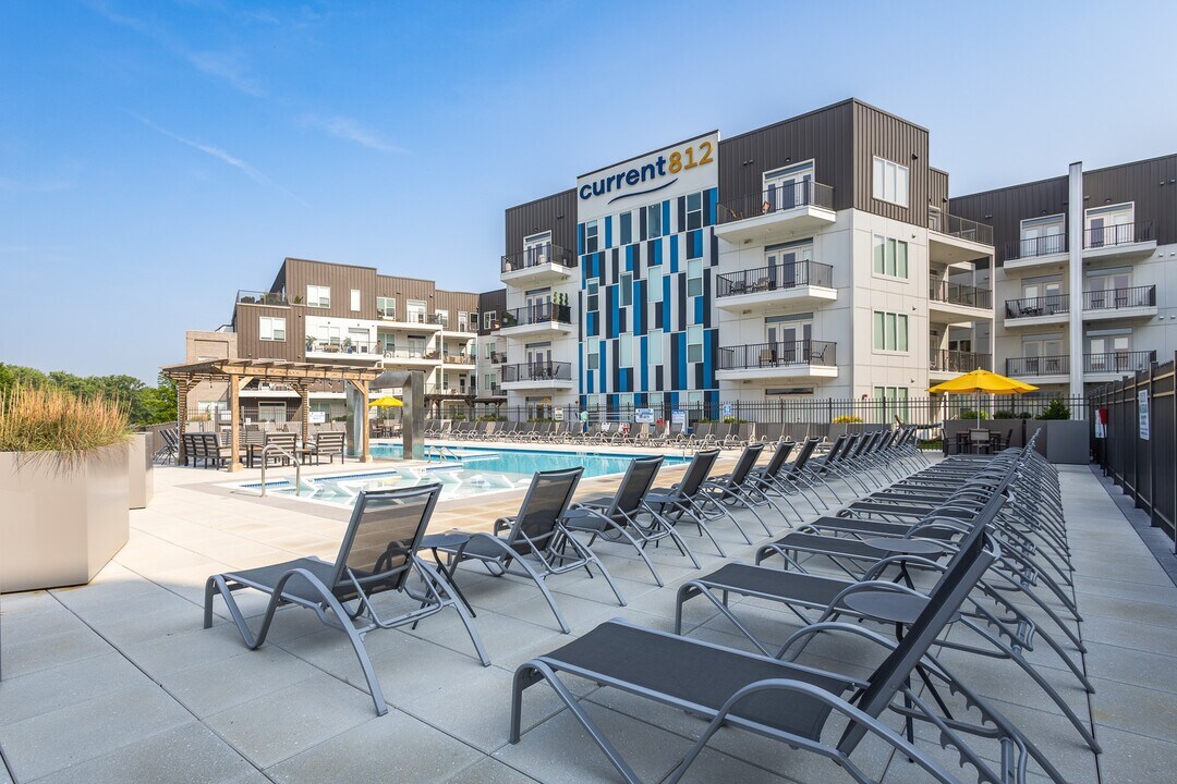 Current812 in Clarksville, IN - Foto de edificio