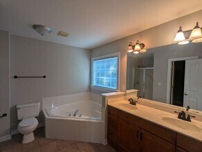 375 Kingsmill Dr in Advance, NC - Foto de edificio - Building Photo