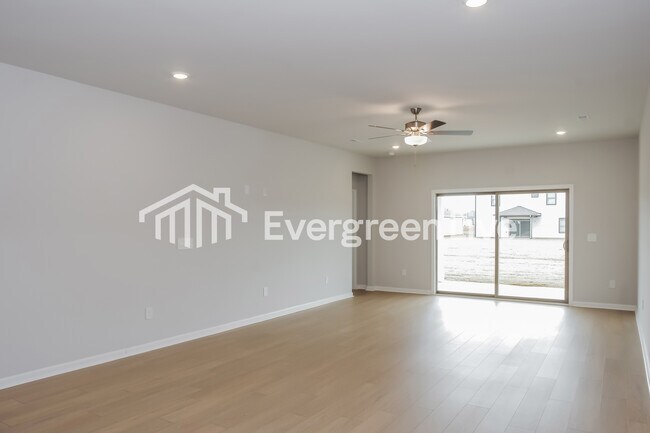 221 Shangrila Wy in Meridianville, AL - Building Photo - Building Photo