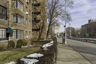 3001 Henry Hudson Pky in Bronx, NY - Building Photo - Building Photo