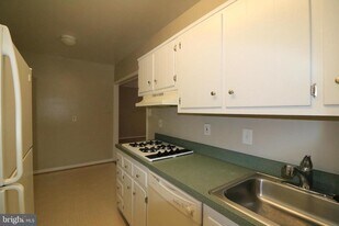 10500 ROCKVILLE in Rockville, MD - Building Photo
