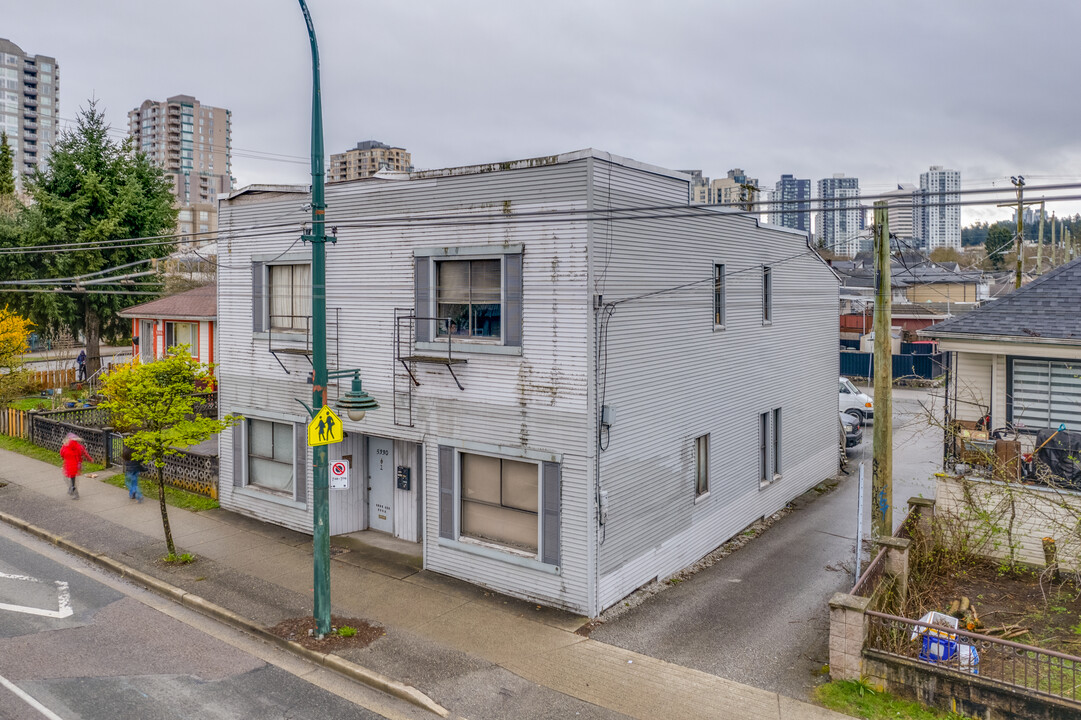 5332 Joyce St in Vancouver, BC - Building Photo