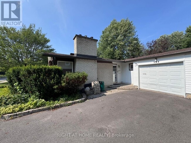 property at 569 La Vérendrye Dr