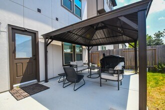 4007 Centre Glen Dr in Houston, TX - Building Photo - Building Photo