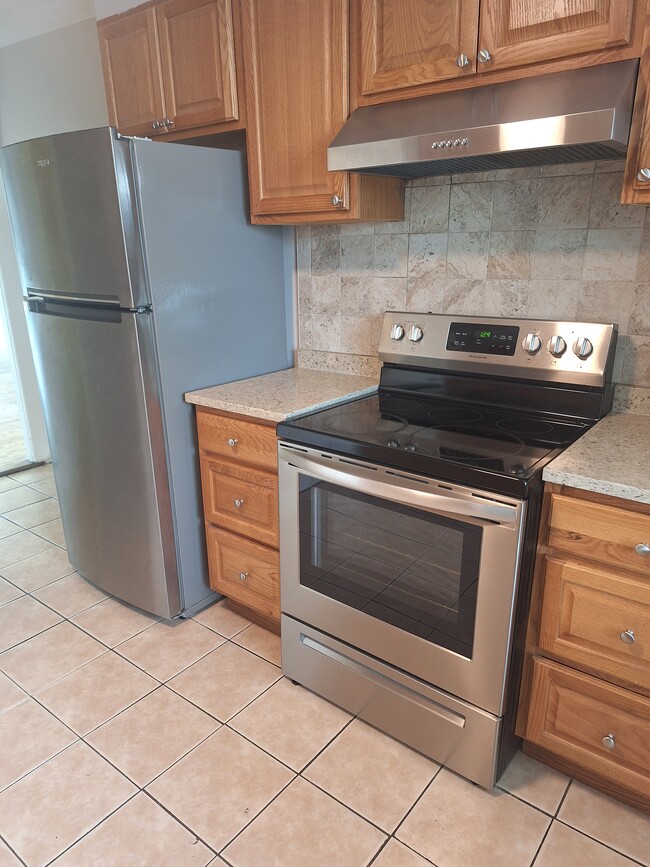 86 Main St, Unit 1