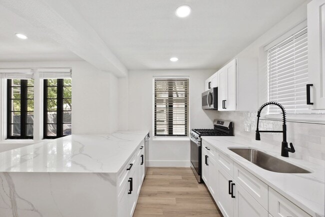 property at 2808 San Pedro St