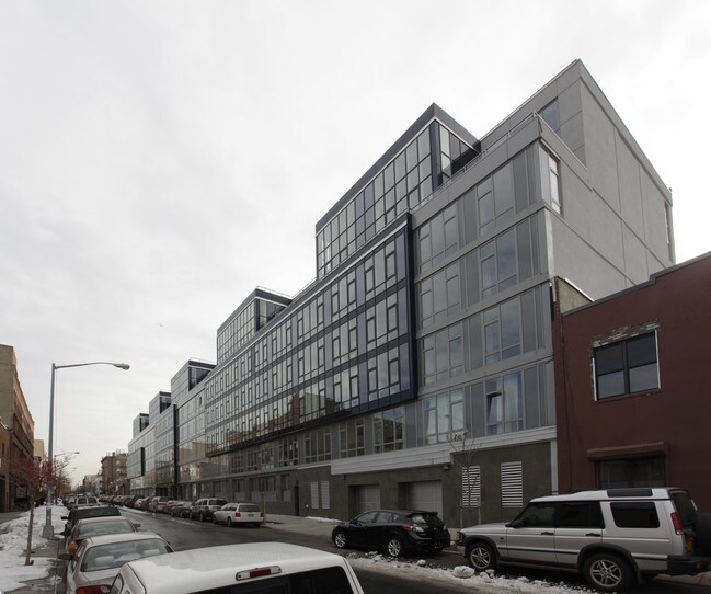 110-130 Green St in Brooklyn, NY - Foto de edificio - Building Photo