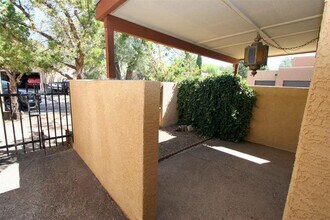 830 Live Oak Rd NE in Albuquerque, NM - Building Photo - Building Photo