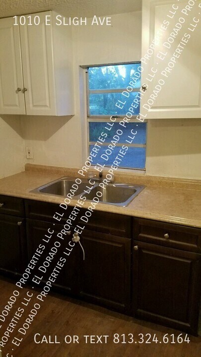 1010 E Sligh Ave in Tampa, FL - Building Photo