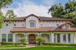 5410 Valerie St in Bellaire, TX - Building Photo