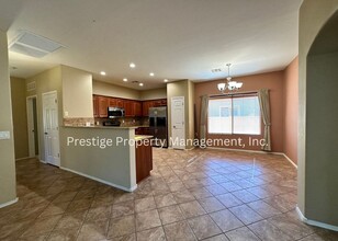 200 E Placita Nubes Blancas in Sahuarita, AZ - Building Photo - Building Photo