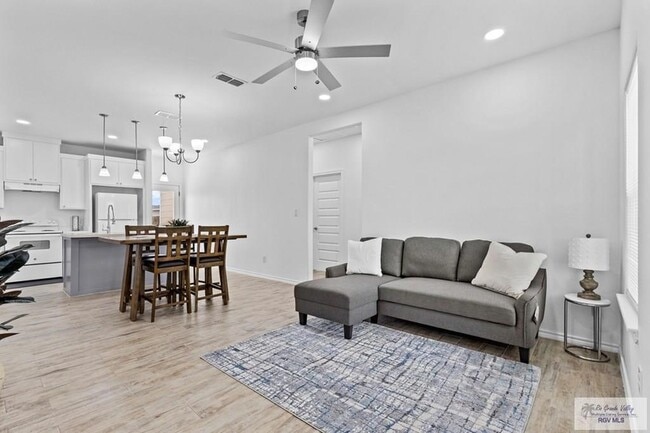 422 Arroyo Ln in La Feria, TX - Building Photo - Building Photo