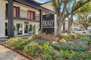 2815 Greenridge Dr in Houston, TX - Building Photo