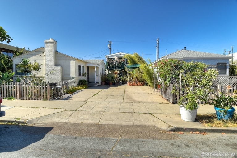 5025-5027 Lotus St in San Diego, CA - Building Photo