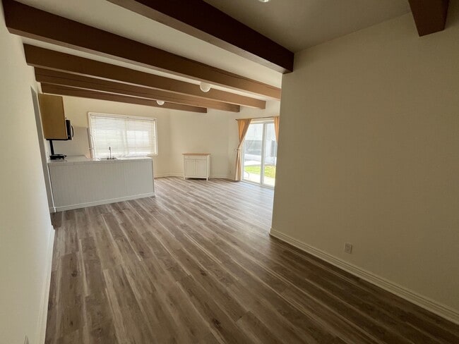535 Loma Vista St, Unit GST in El Segundo, CA - Building Photo - Building Photo