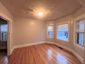 110 W Quincy St, Unit 1 in Somerville, MA - Building Photo - Building Photo