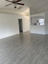 612 Lakemont Dr in Brandon, FL - Building Photo - Building Photo