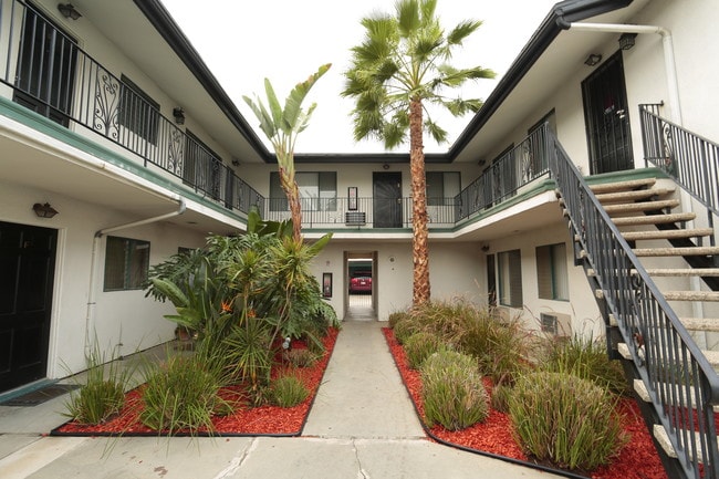 Walnut Street Apartments in La Habra, CA - Building Photo - Building Photo