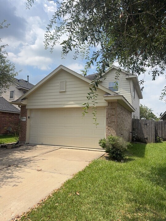 22223 Doubletree Park Dr in Houston, TX - Building Photo