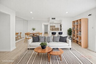 1909 Brun St, Unit 9 in Houston, TX - Building Photo