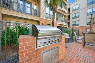 2299 Lone Star Dr in Sugar Land, TX - Building Photo - Building Photo