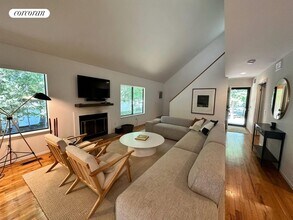 12 Orkney Rd in East Hampton, NY - Building Photo - Building Photo