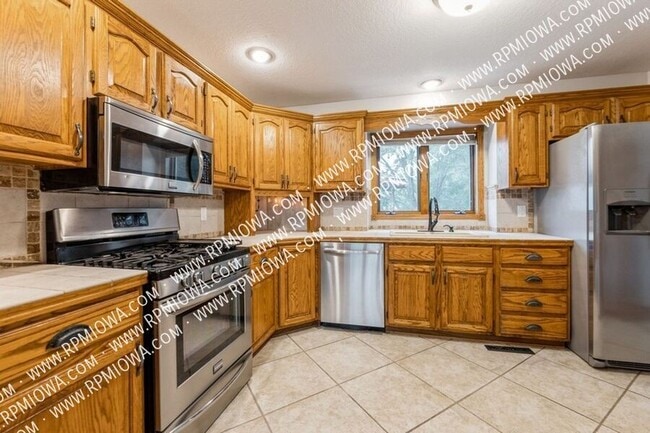 2106 Timberline Ln in Altoona, IA - Building Photo - Building Photo