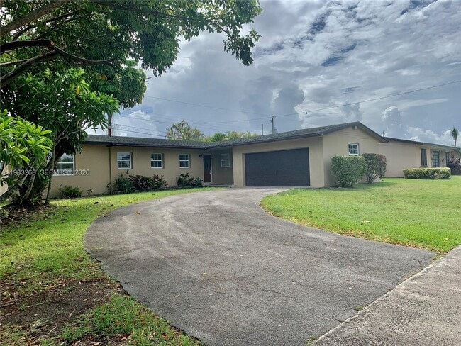 9798 SW 158th St in Miami, FL - Building Photo - Building Photo