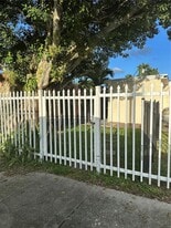 18201 NW 4th Ave in Miami, FL - Building Photo