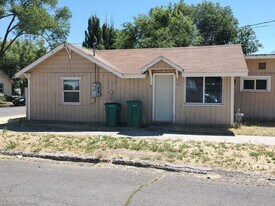 356 Division St in Klamath Falls, OR - Building Photo