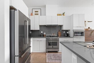 207 W Johanna St in Austin, TX - Building Photo - Building Photo