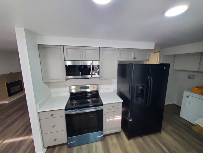 14905 S Redwood Rd in Bluffdale, UT - Building Photo - Building Photo