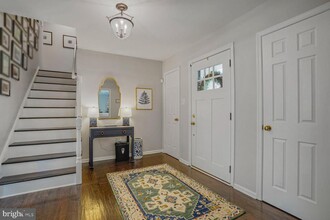 8409 Reflection Ln in Vienna, VA - Building Photo - Building Photo