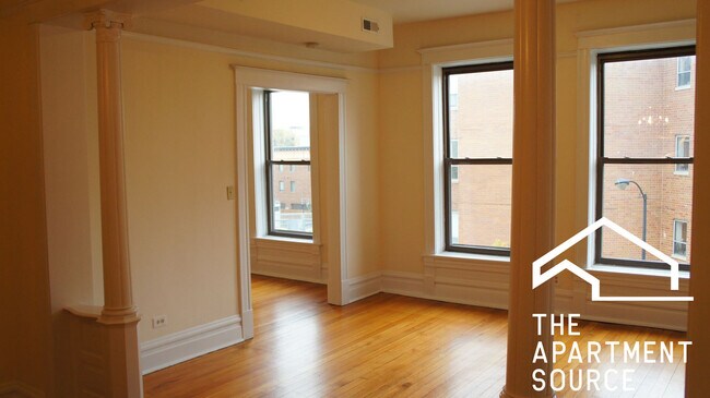 1813 N Milwaukee Ave in Chicago, IL - Building Photo - Building Photo