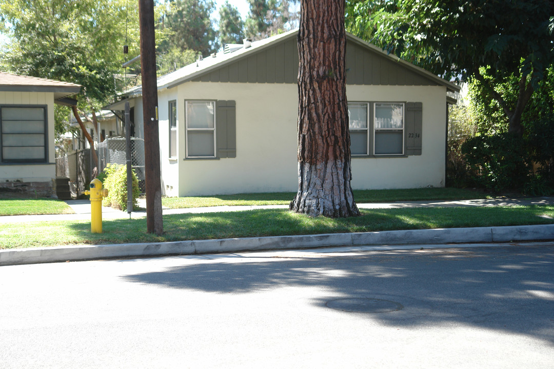 5 Unit Apartment + 1 Nonconf Unit in Montrose, CA - Building Photo