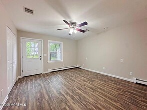 405 Old Bridge Rd in Brielle, NJ - Building Photo - Building Photo