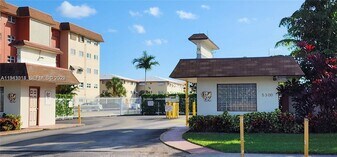 5300 Washington St in Hollywood, FL - Building Photo