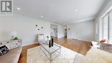 303 Morris Rd in Bradford West Gwillimbury, ON - Building Photo - Building Photo